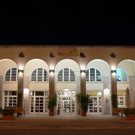 Hotel Luana ヴィアレッジョ エクステリア 写真