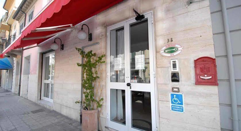 Hotel Luana ヴィアレッジョ エクステリア 写真